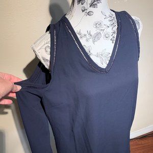 Mossimo Cold Shoulder Top Size Large